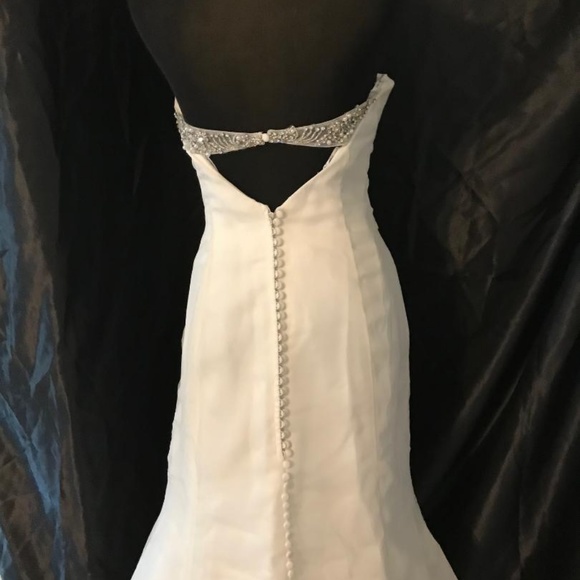 BRIDAL - Picture 3 of 4